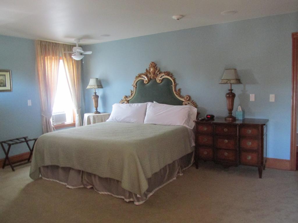 Mansion Inn Lake Stevens الغرفة الصورة